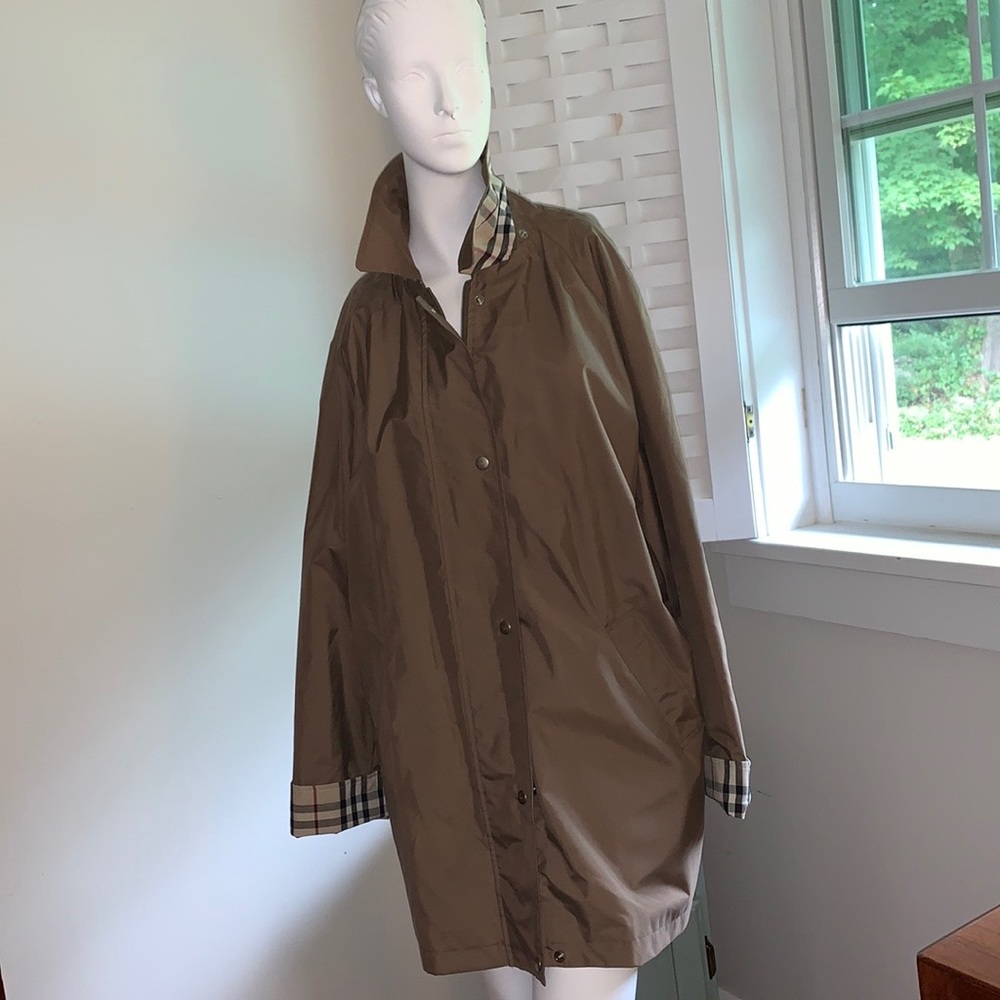 Burberry raincoat - new sz 10
